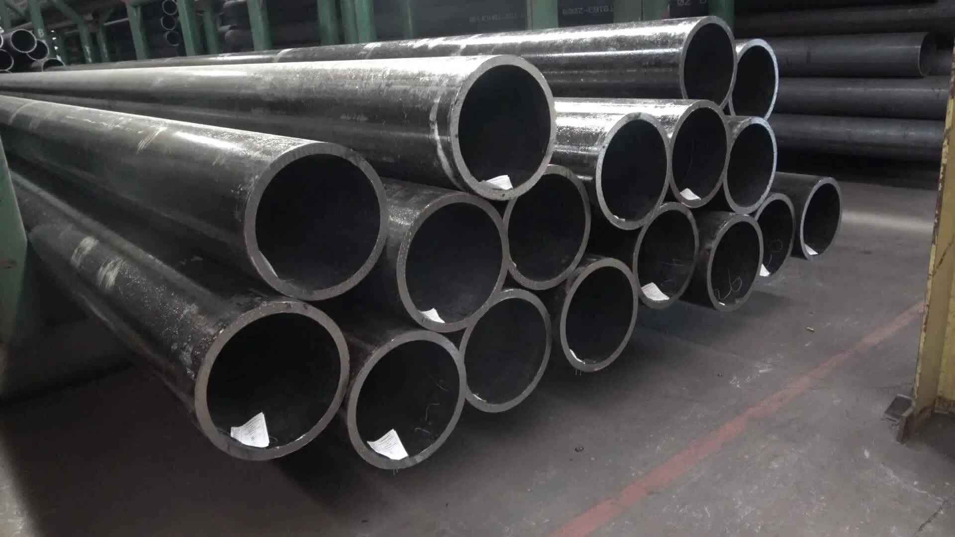 Storage of industrial steel pipes in a warehouse